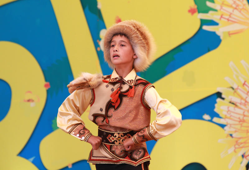 Arkadsky Boy performs folk dance by DaraGoldberg on DeviantArt