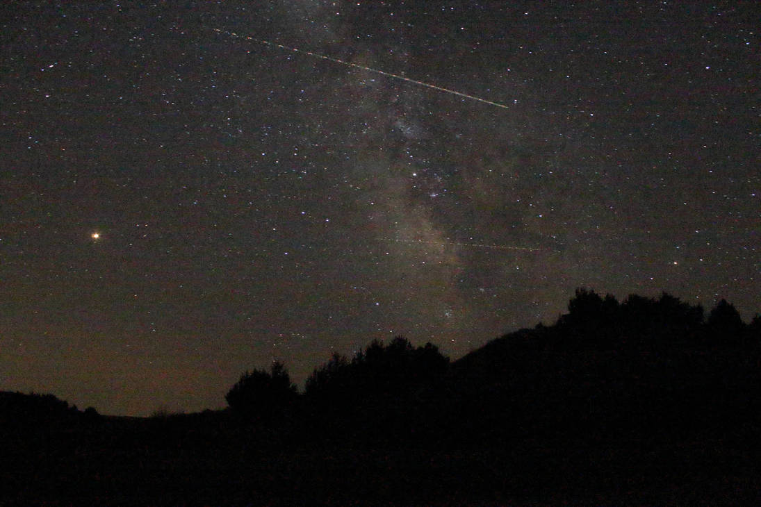 Perseids Meteor Shower and The Milky Way by NiamhKami on DeviantArt