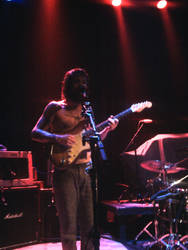 Simon Neil 2