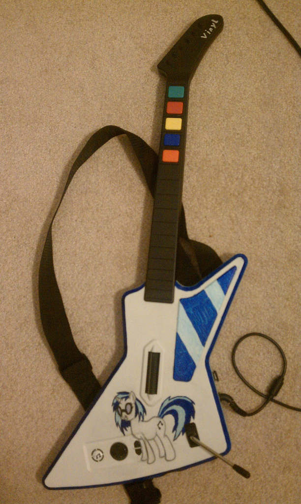 Vinyl Scratch guitar