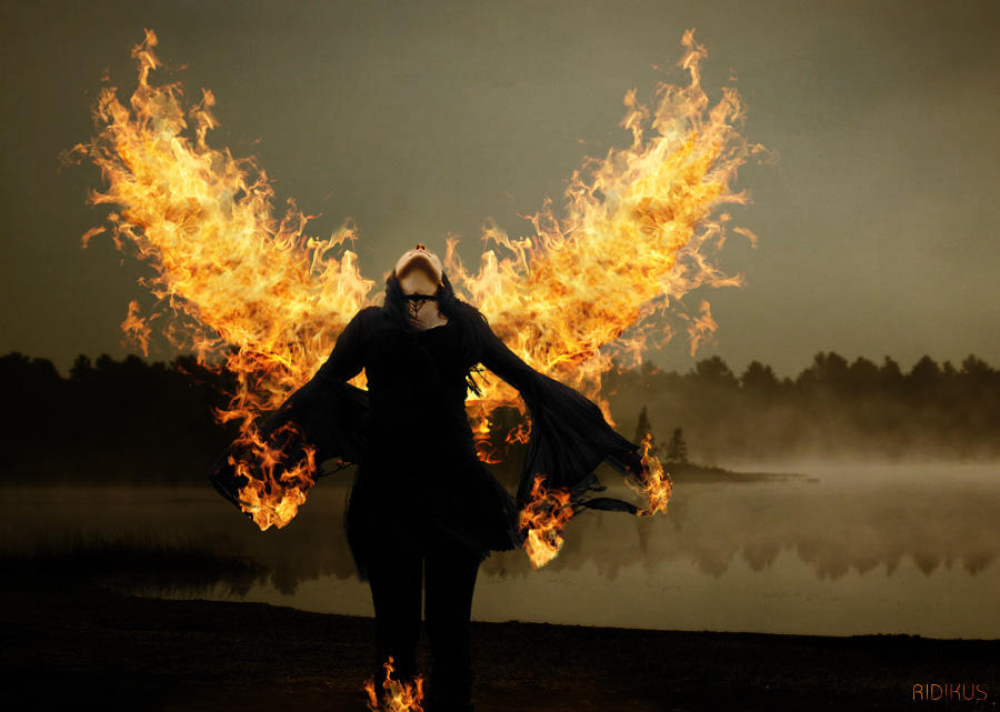 Раз горят огни. Фотосессия с огнем. Огонь ведьмы. Девушка горит. Огненная ведьма.