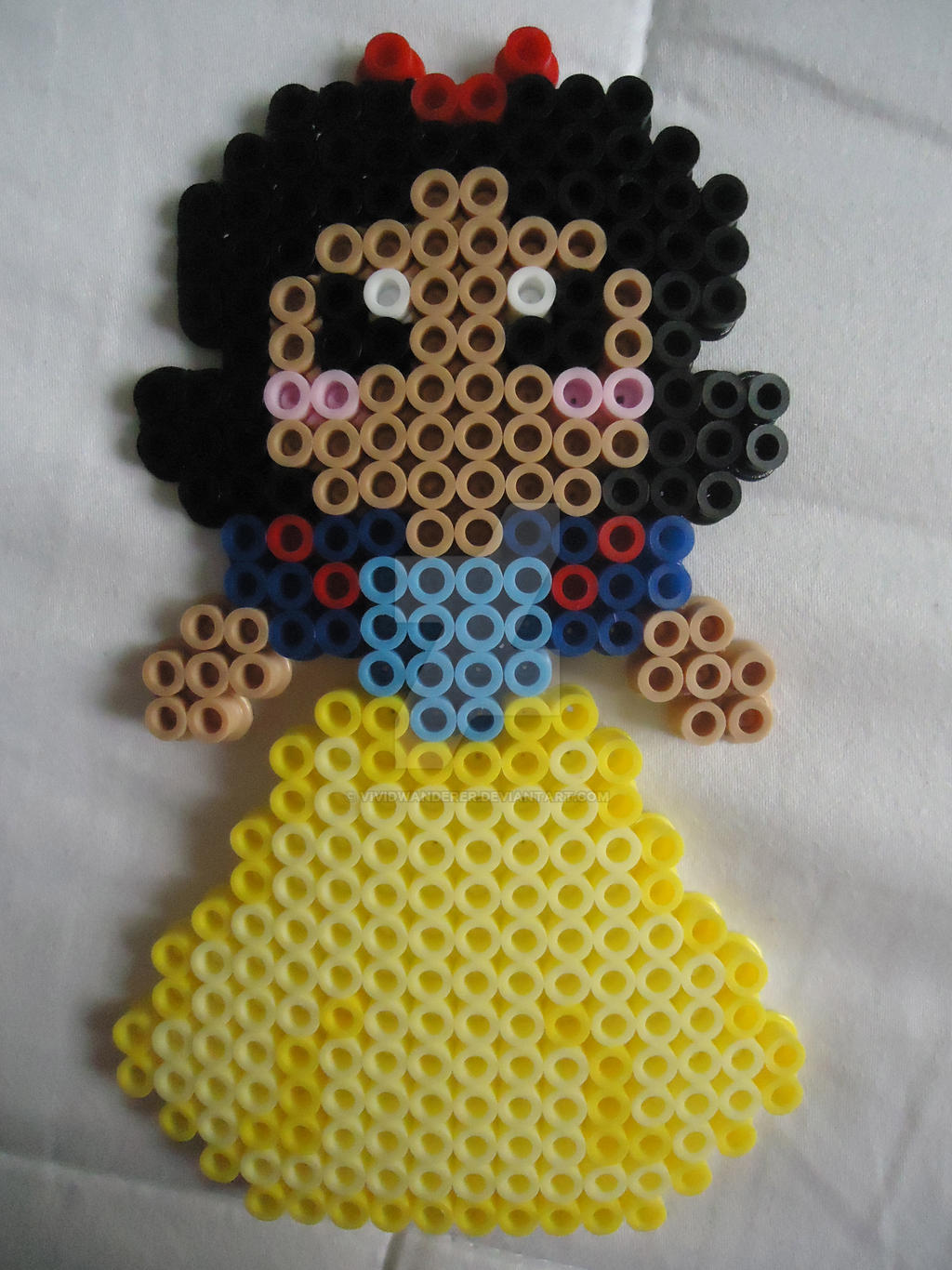 Let's work on DIY Princess Snow White with beads.