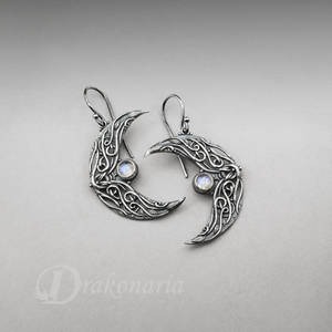 Sindarin - Ithil - silver earrings with moonstones