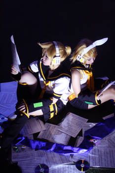 VOCALOID: Kagamine Len and Rin