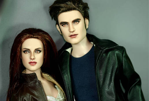 Breaking Dawn 2 Edward and Bella repainted doll