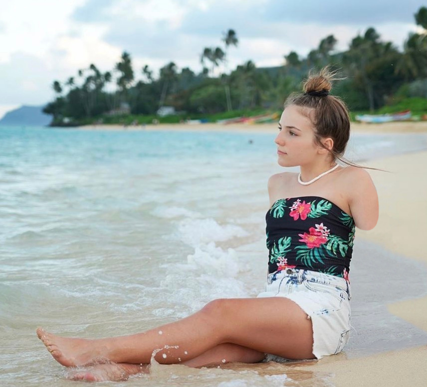 Armless beauty at the seashore by Namboy84 on DeviantArt