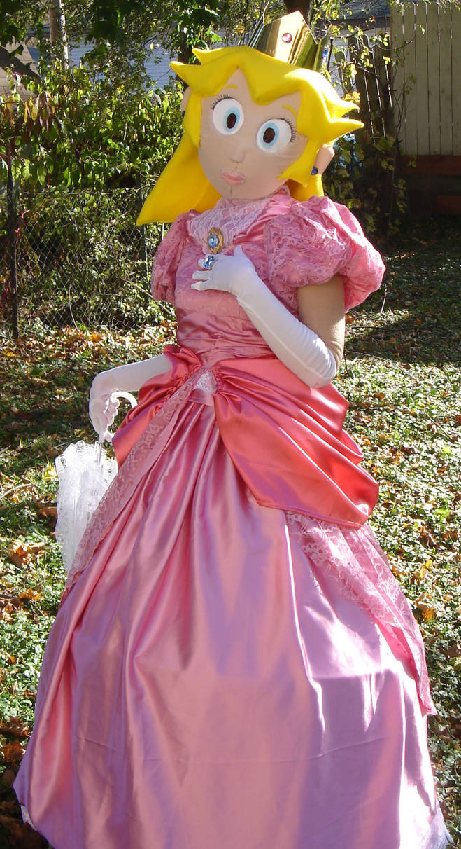 Princess Peach by Halloweeners on DeviantArt