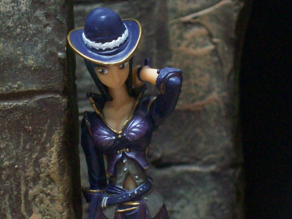 One Piece - Nico Robin figure