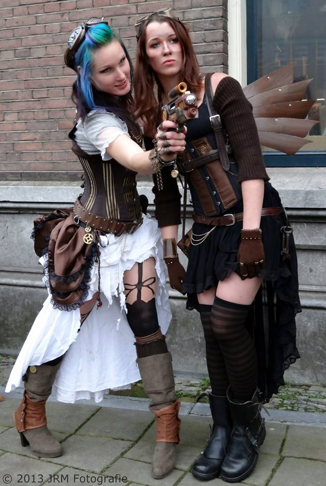 Steampunk girls