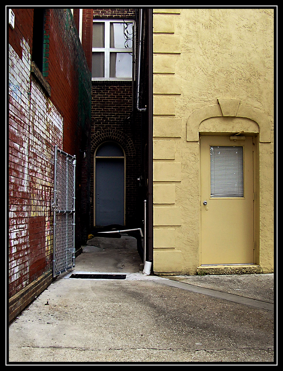 alley