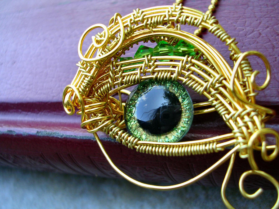 Wire - Baby Drargon Evil Eye Green Gold Peridot 2