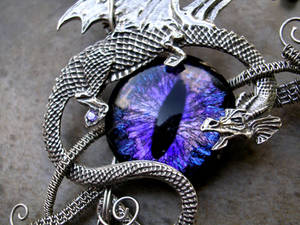 Wire Wrap - Dragon with Super Color Shift Eye 2