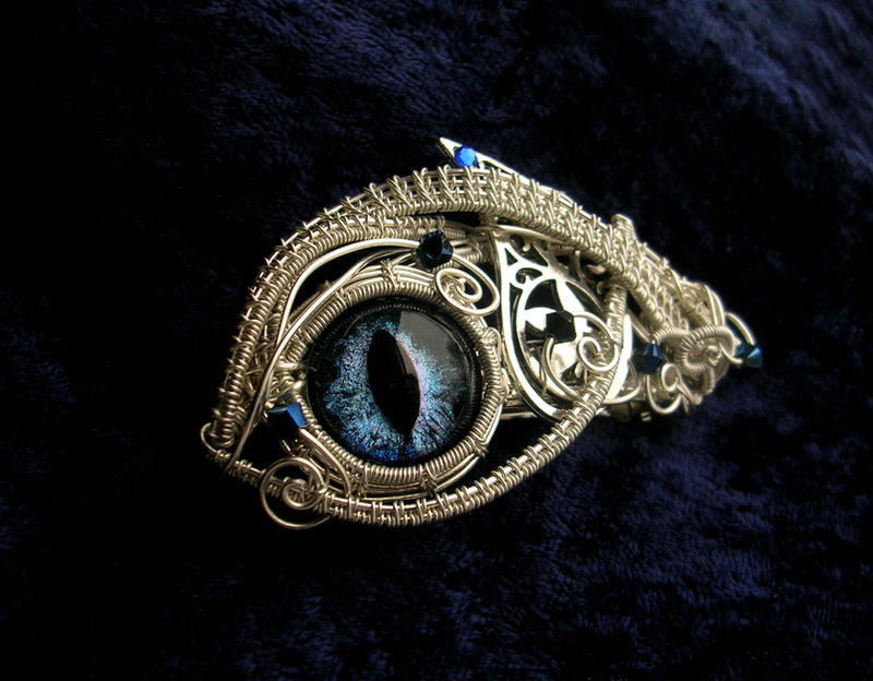 Dark Sapphire Dragon Eye - Barrette Clip