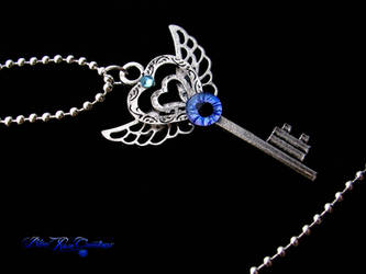 Angel Heart Key - Dragon Eye Silver Blue