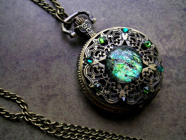 Peridot Emerald Dreamdrop Pocket Watch