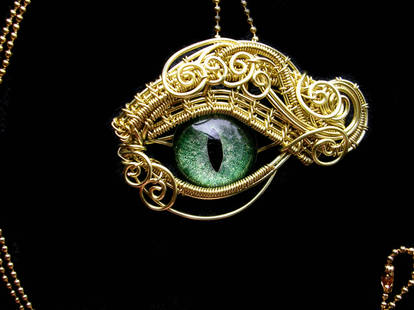 Wire wrapped dragon eye - Green Sunlight Gold