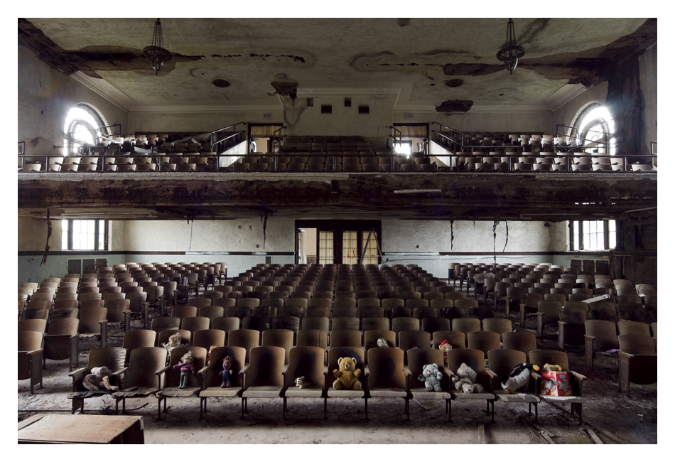 HIGH SCHOOL - Auditorium