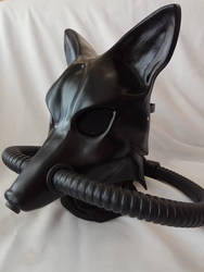 Wolf black mask whit respirator