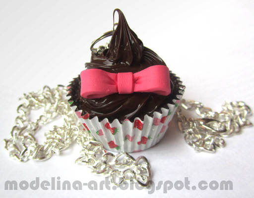 Chocolate cupcake pendant