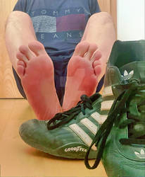 Sneaker Peek: A Candid Shot of Sweaty Feetsoles by SneakerBoyBondage