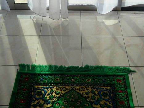 Prayer rug stock 1