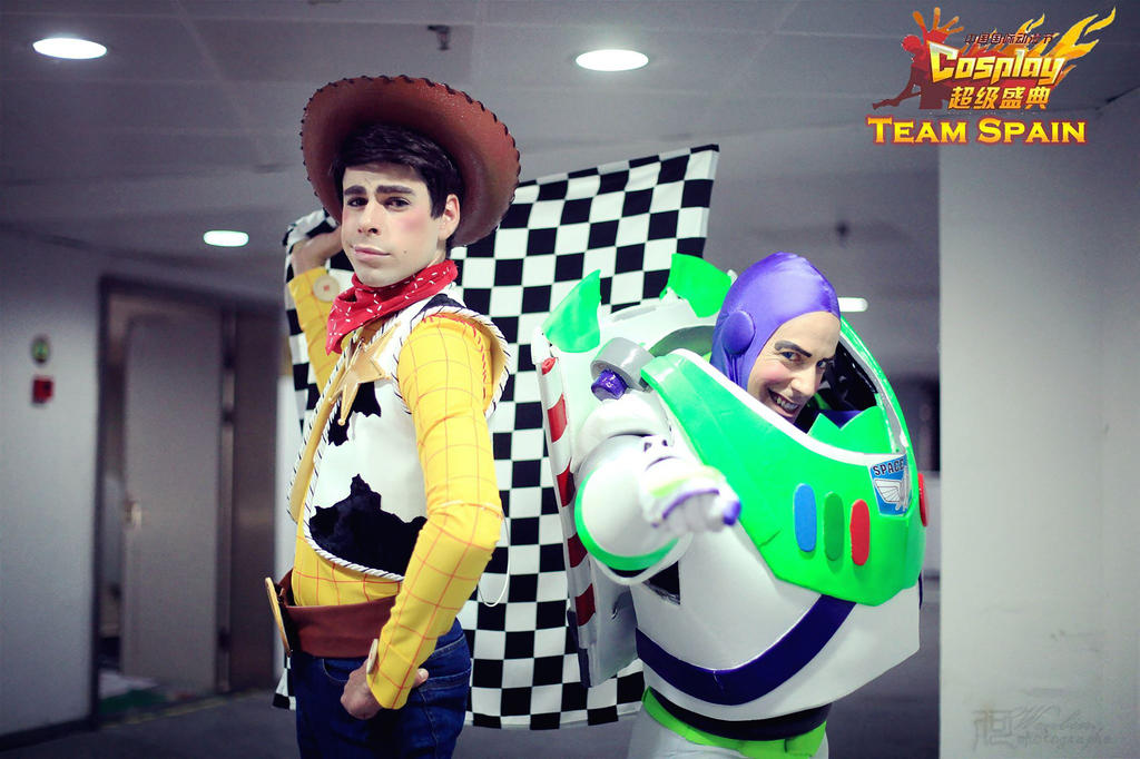 Buzz Lightyear and Woody Cosplay by taifu89 on DeviantArt