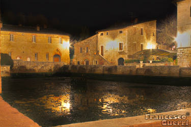 Bagno Vignoni on night