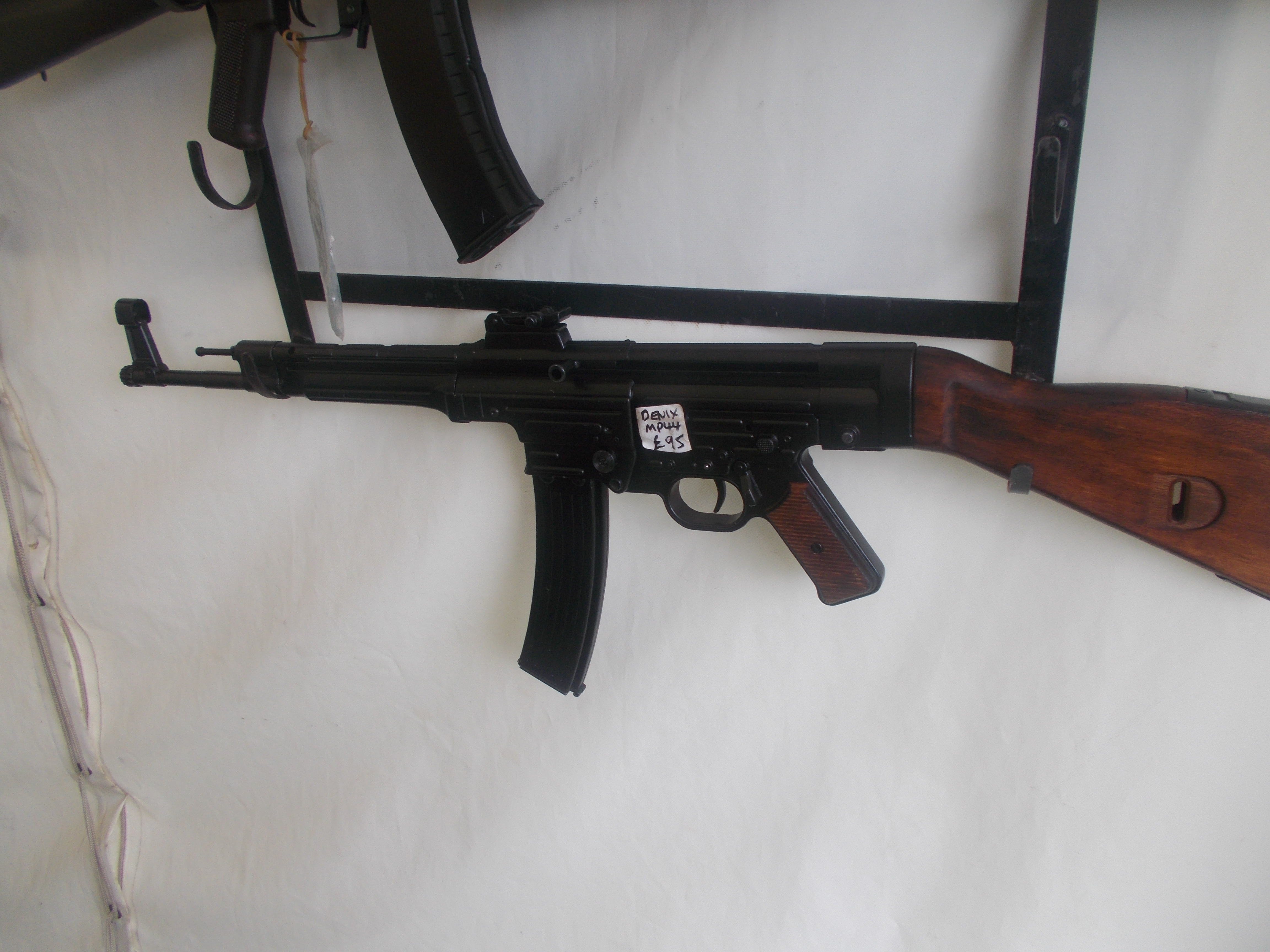 MP/STG 44