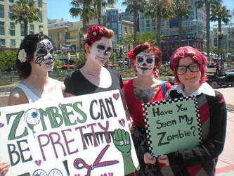 SDCC '11: Pretty Zombies