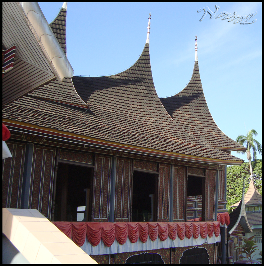 Rumah Gadang: Right side