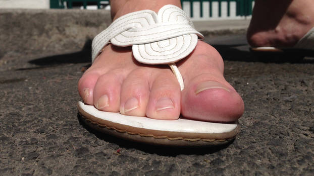 Rica's Natural Toes in White Sandals III