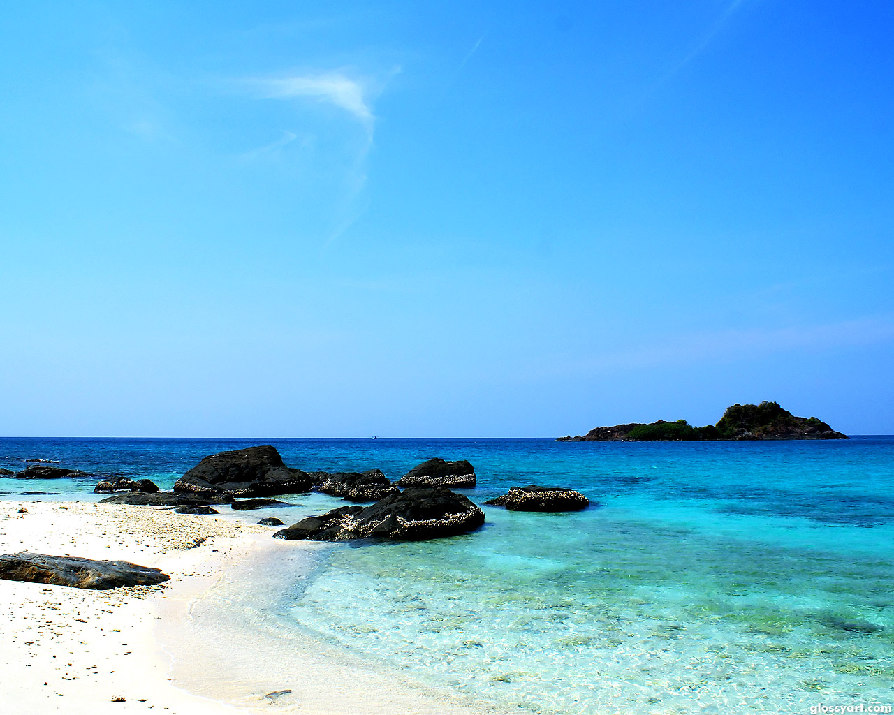 Blue Ocean Wallpaper by nxxos