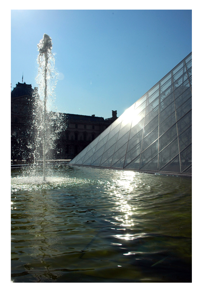 Pyramide du Louvre