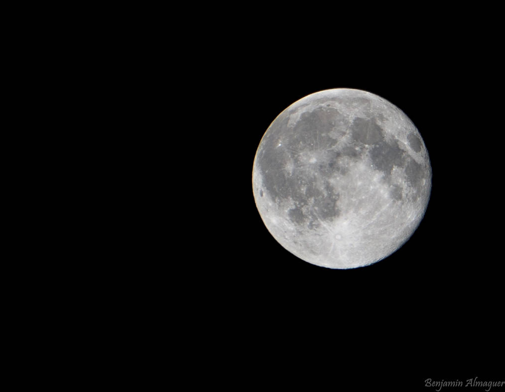 У луны есть спутник. Луна Спутник. Луна Спутник земли. Луна Спутник земли фото. Вид Луны со спутника.