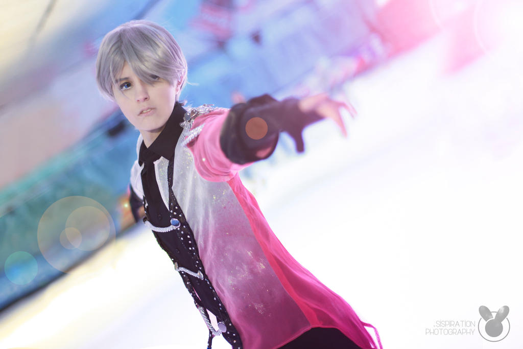 Viktor Nikiforov, Yuri!!! on Ice (Stammi Vicino)