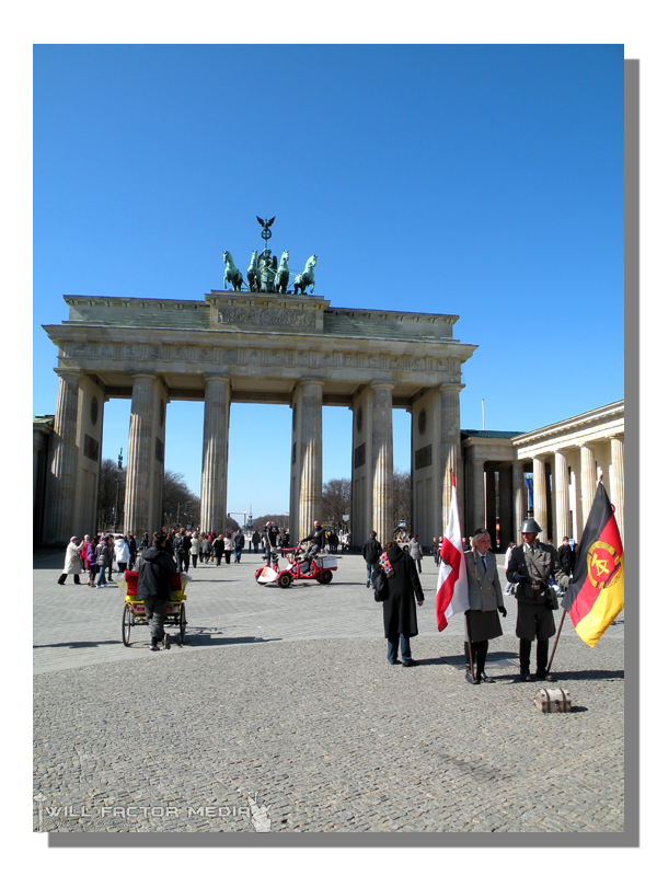 Brandenburger Tor by WillFactorMedia on DeviantArt