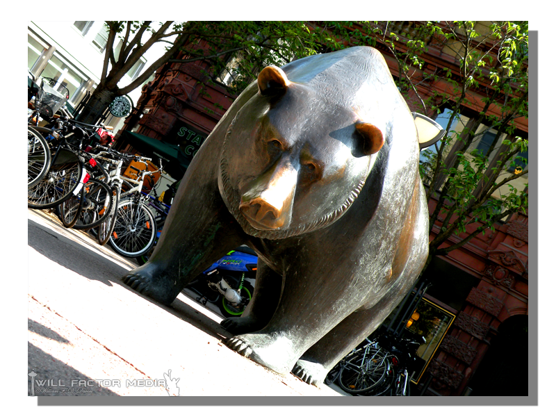 Deutsche Boerse Statue