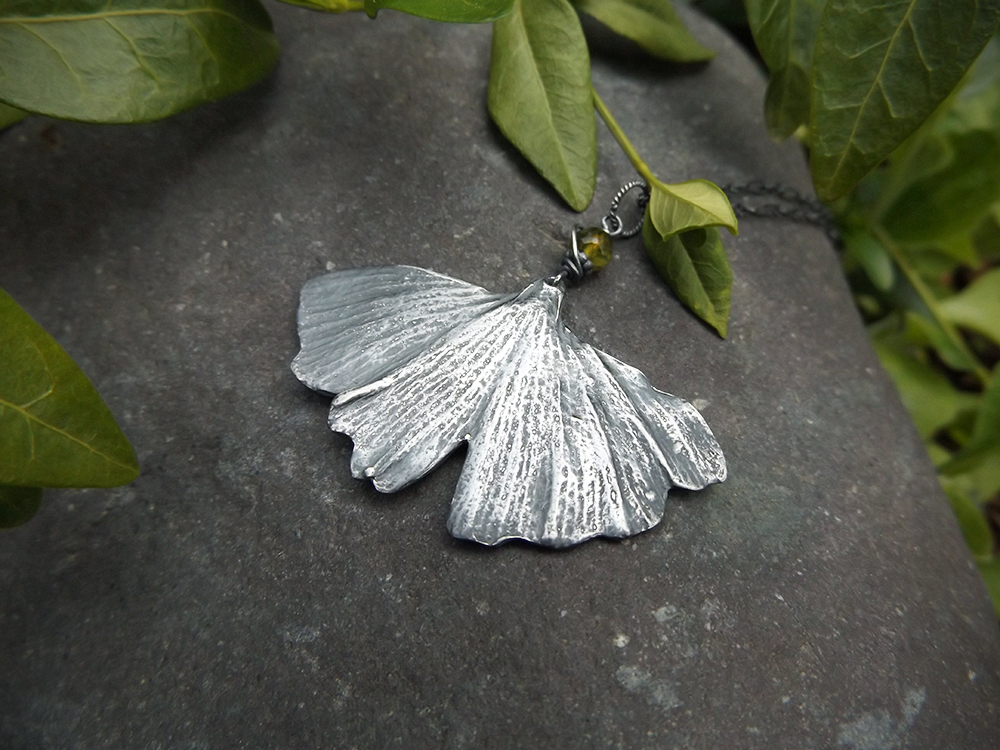 Ginkgo biloba with Mossy Vesuvianite - Fine Silver