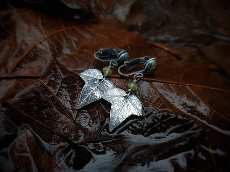 Ivy Clip-On Earrings