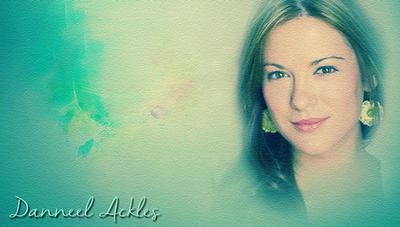 Danneel Ackles green texturized