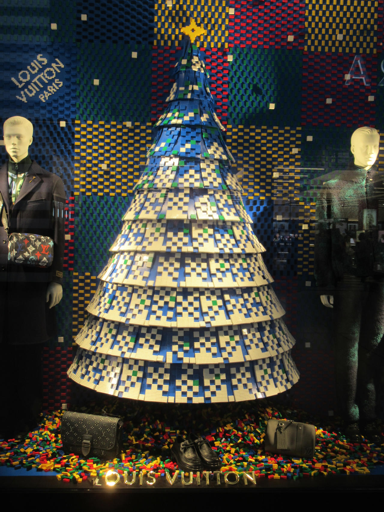 Louis Vuitton Lits Up Its Tallest Christmas Tree in Greenbelt