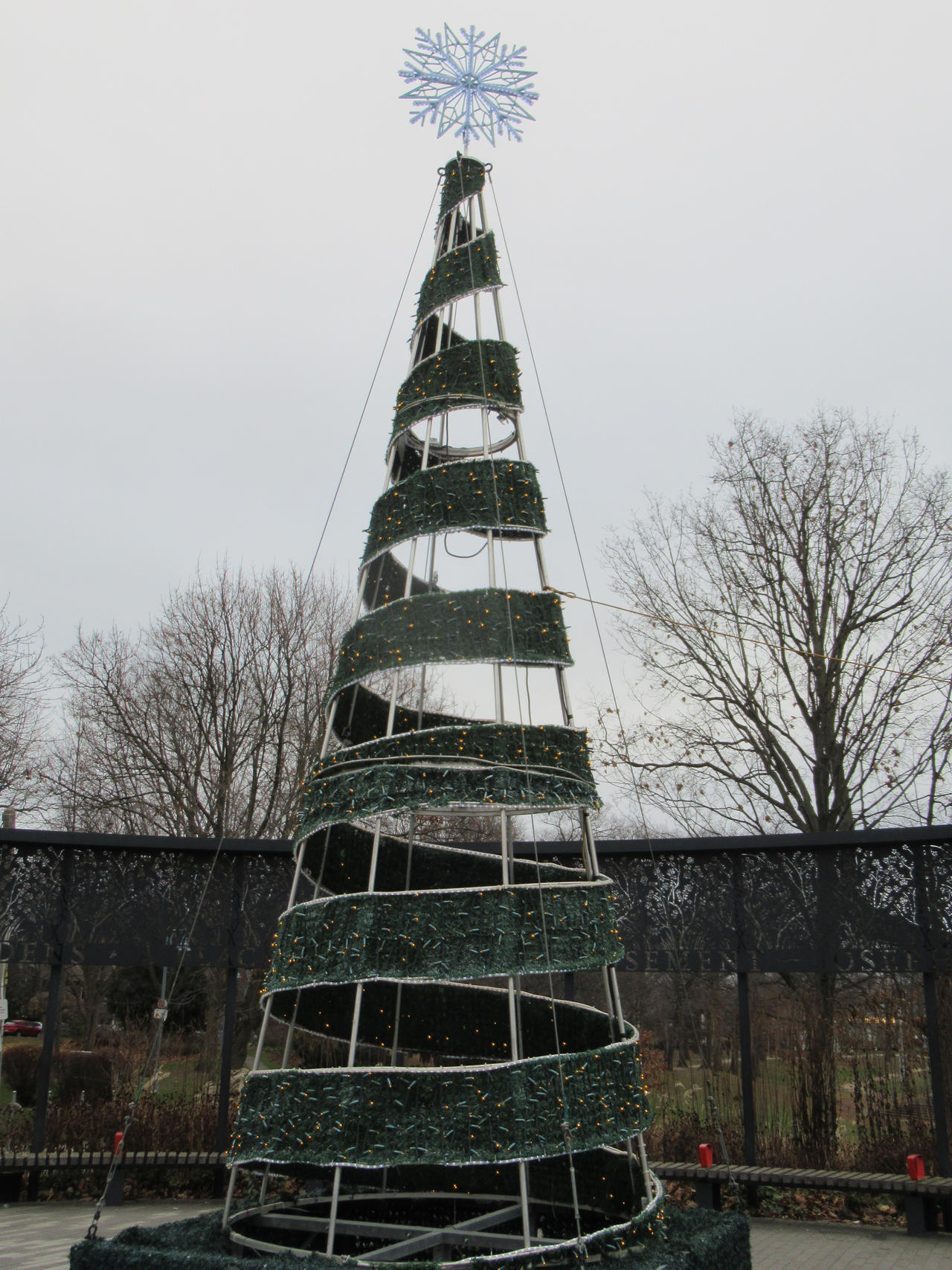 Beaches Kew Gardens Christmas Trtee by Codetski101 on DeviantArt