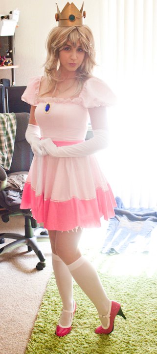 Princess Peach Cosplay