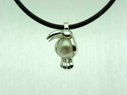 Silver Toucan with Pearl