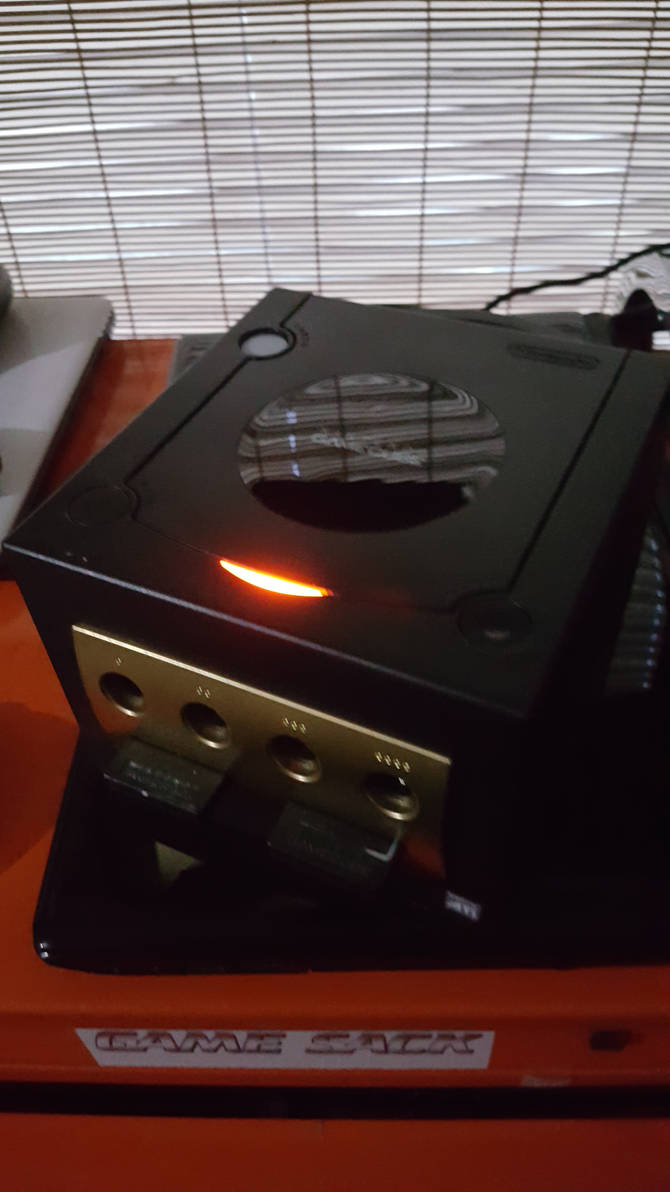 custom gamecube by marleensrain on DeviantArt