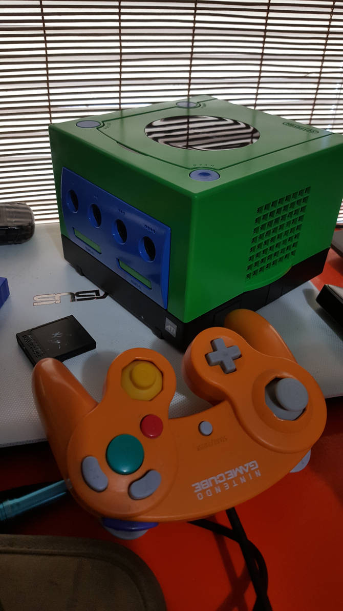 custom gamecube by marleensrain on DeviantArt