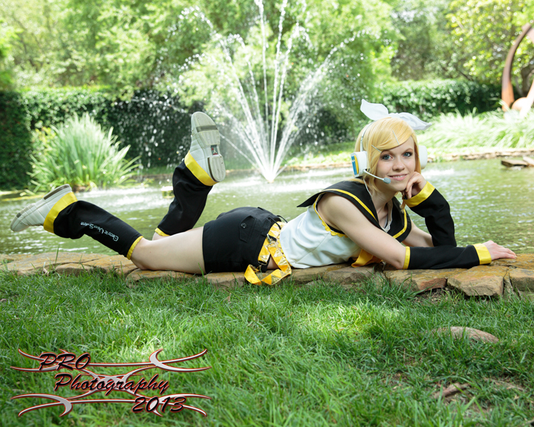 Rin Kagamine Cosplay by Dollie Dearest