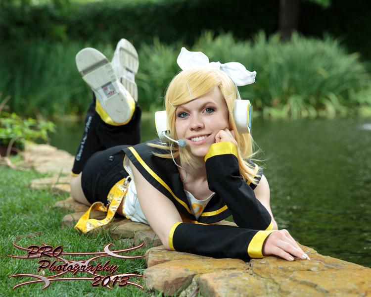 Rin Kagamine Cosplay by Dollie Dearest