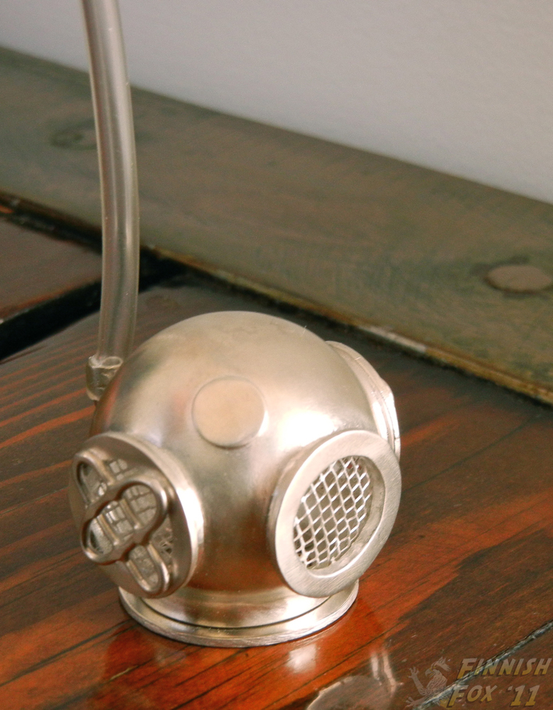 Diving Helmet Tea Strainer