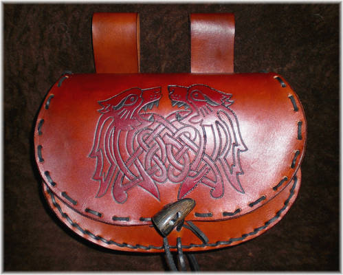 leather bag: wolf